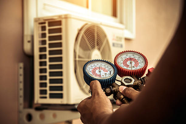 Professional Hvac Maintenance technician working in Harvard, IL